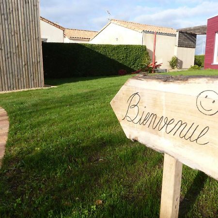 La Cabane Du Bonheur Les Herbiers Exteriör bild